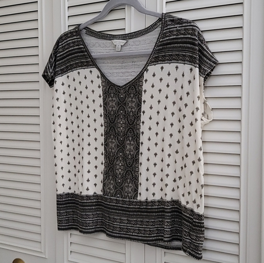 Lucky Brand black & cream print tee
